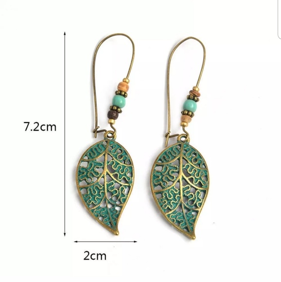 VINTAGLE HOLLOW LEAF DANGLE EARRINGS - Picture 2 of 6